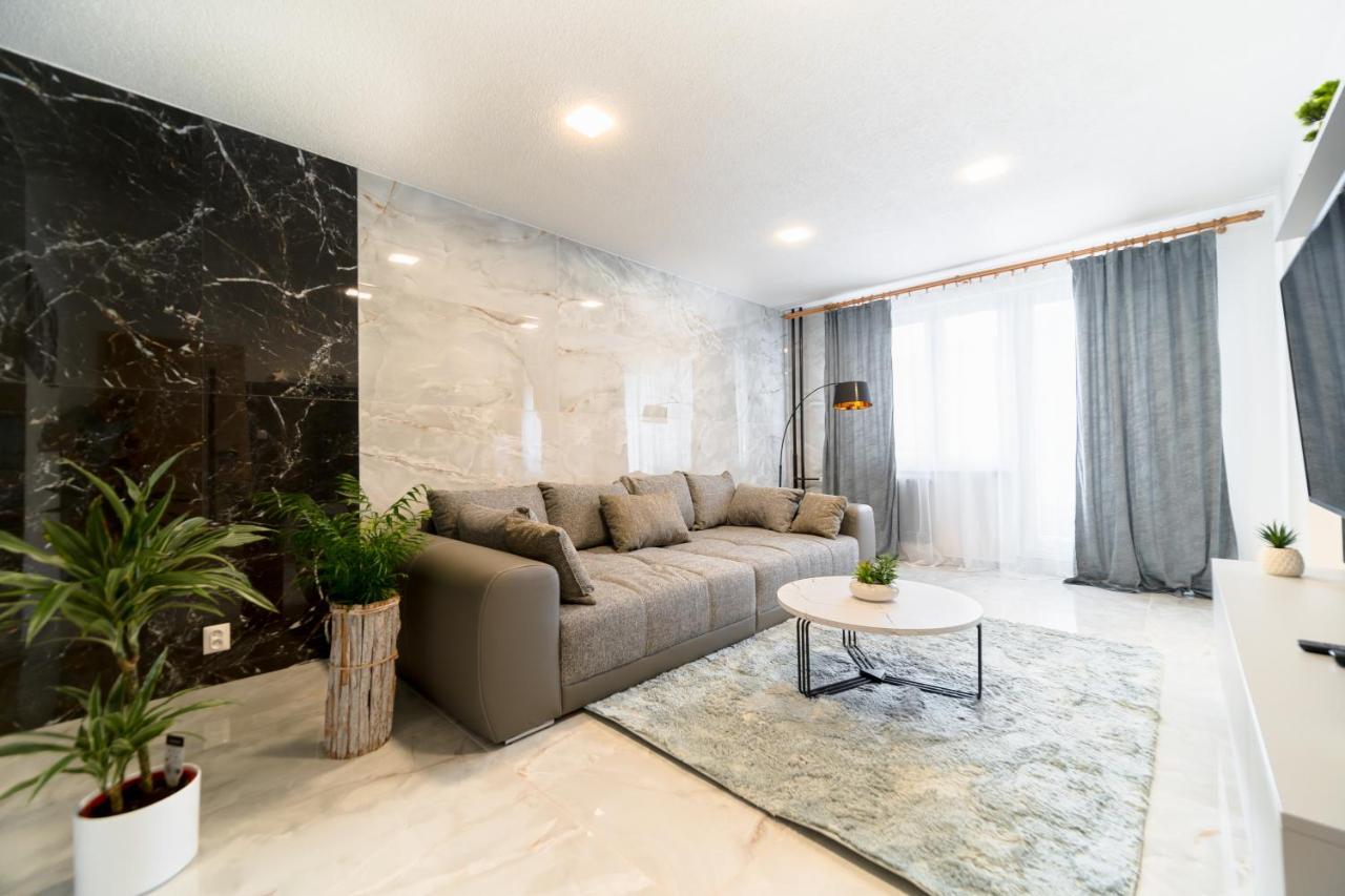 Apartman Discreet Kysucke Nove Mesto Экстерьер фото