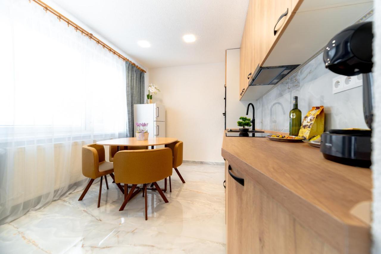 Apartman Discreet Kysucke Nove Mesto Экстерьер фото