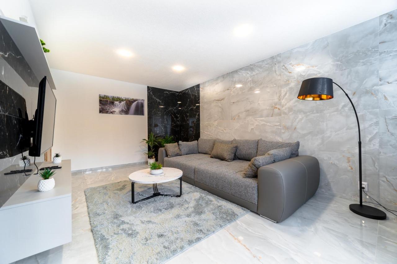 Apartman Discreet Kysucke Nove Mesto Экстерьер фото