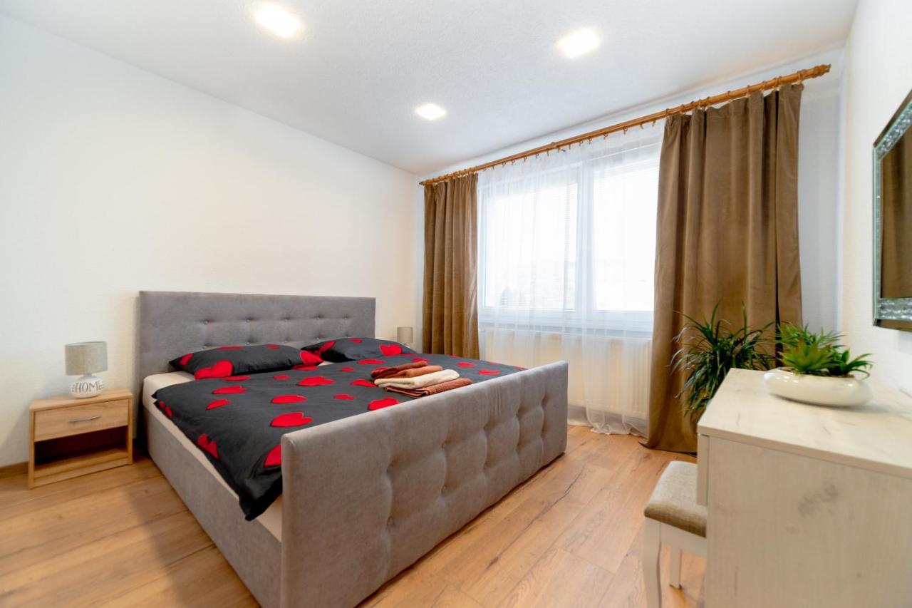 Apartman Discreet Kysucke Nove Mesto Экстерьер фото